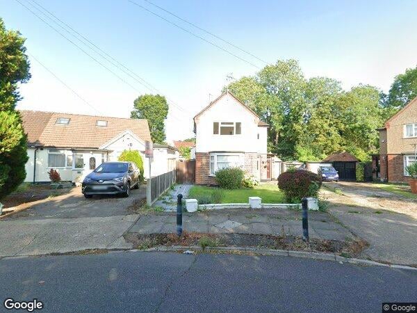 House Woodford Crescent in Greater London