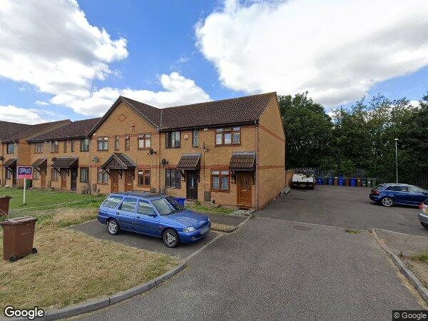House Sycamore Close in Tilbury
