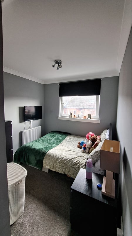 Room Hillfoot Street in Glasgow