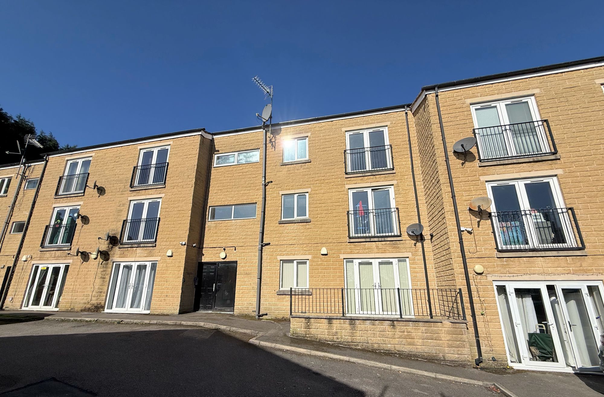 Flat Regency Gardens in Calderdale