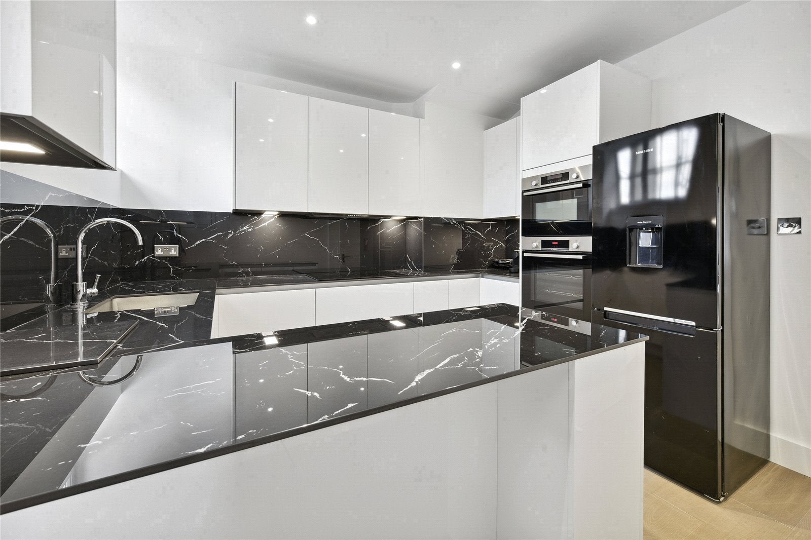 Flat Lowndes Square in City of Westminster