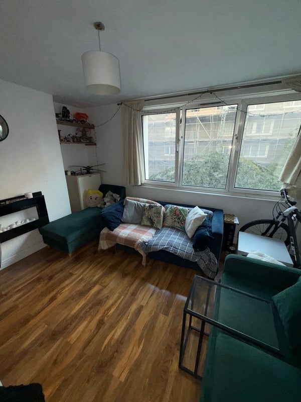 Flat Chillington Drive in Greater London