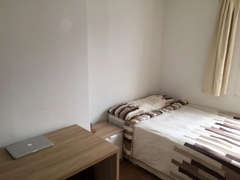 Flat Chillington Drive in Greater London