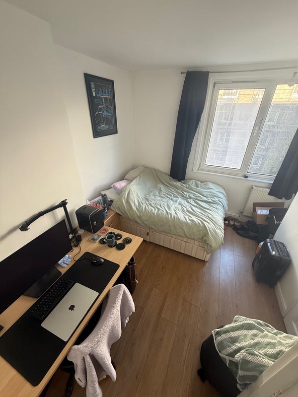 Flat Chillington Drive in Greater London
