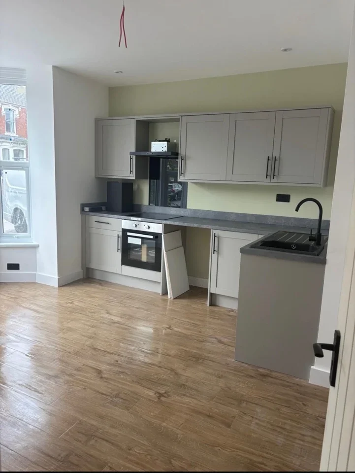 Flat Chantry Lane in Grimsby