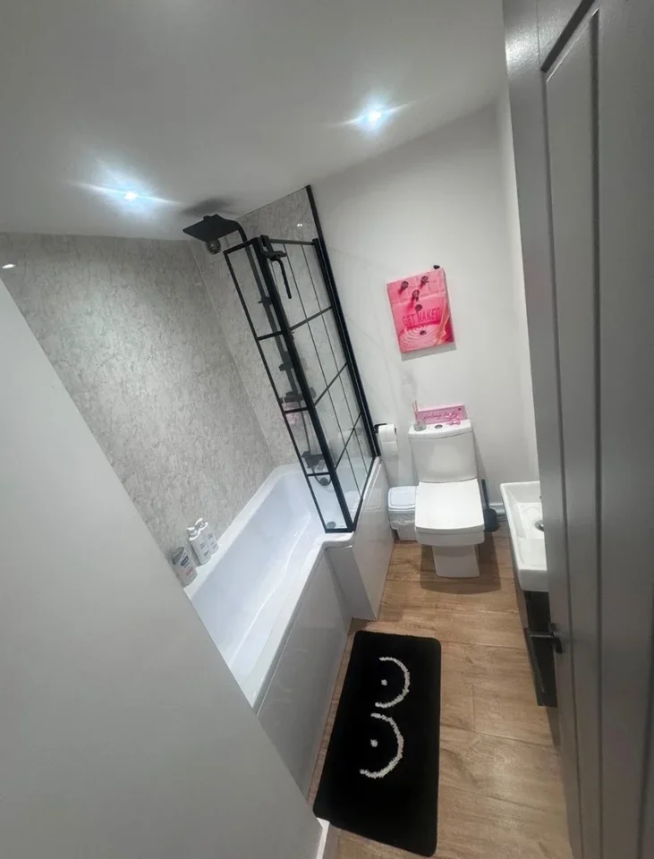 Flat Chantry Lane in Grimsby