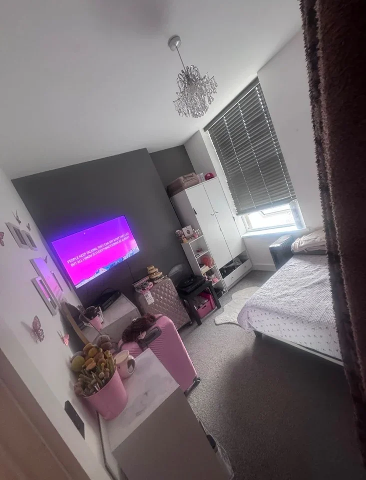 Flat Chantry Lane in Grimsby