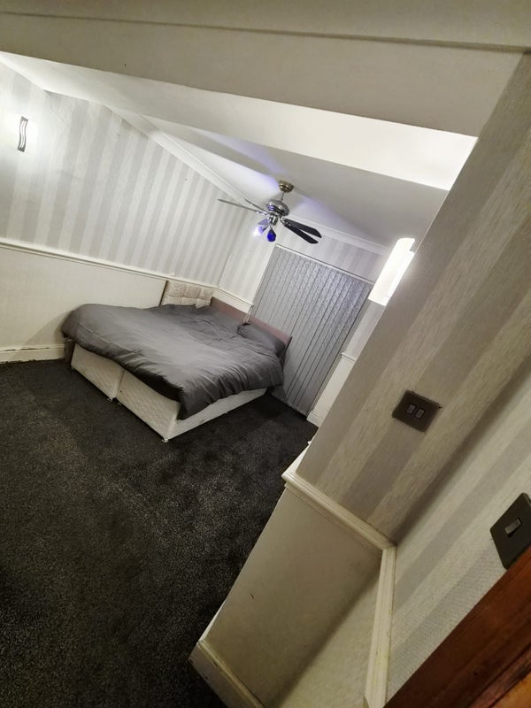 Room Ransdale Drive in Bradford