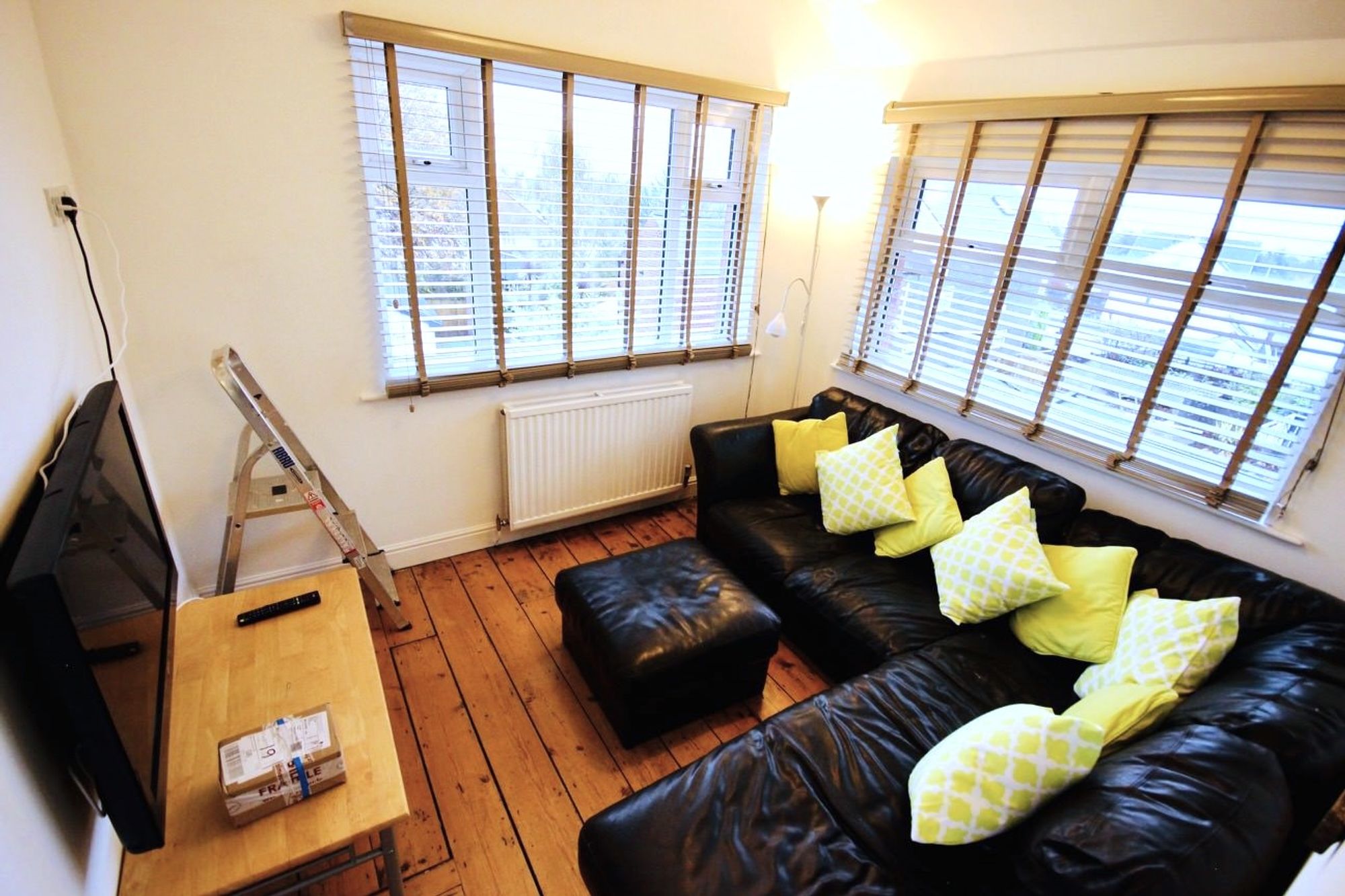 Flat Parc Wern Road in Swansea