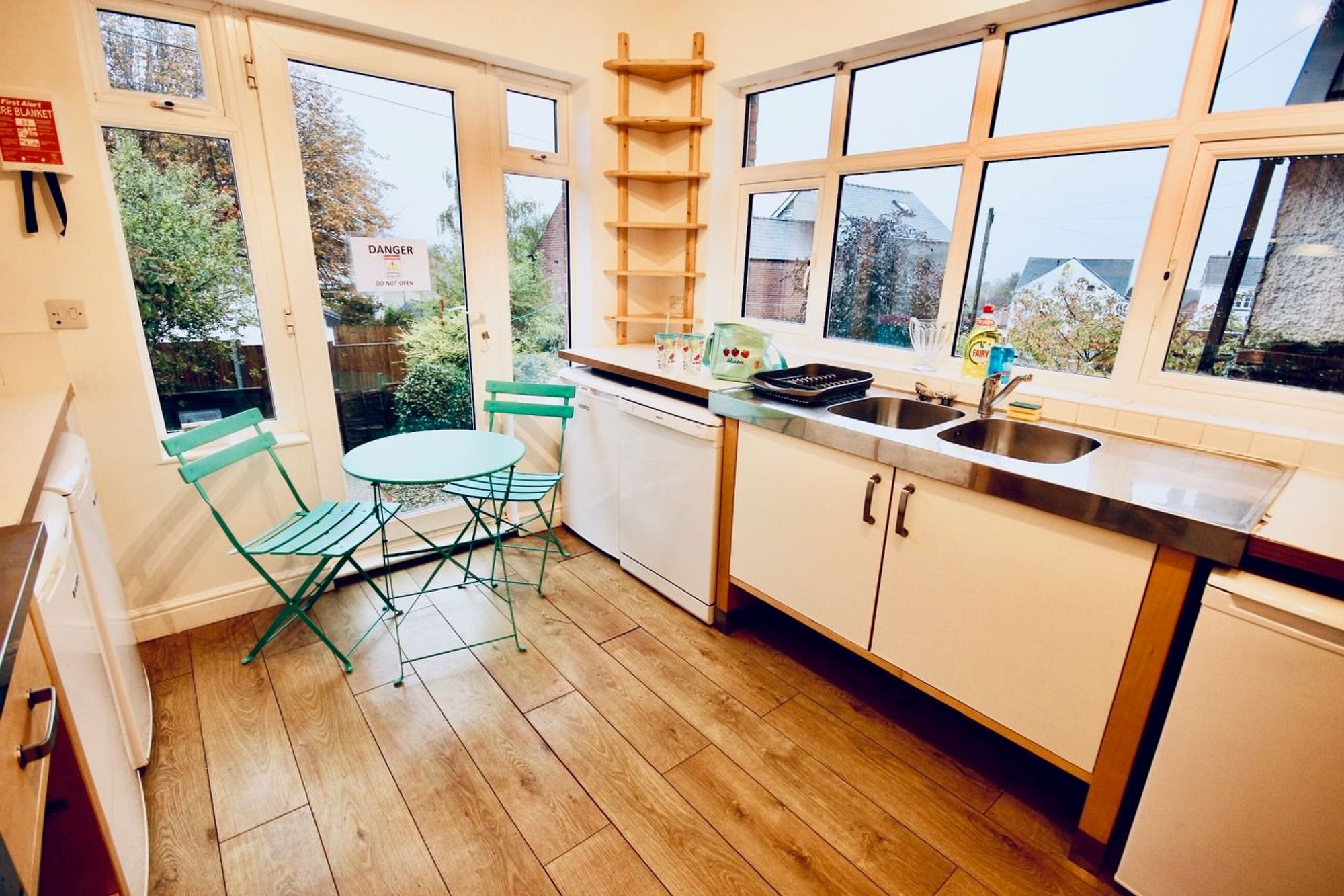Flat Parc Wern Road in Swansea