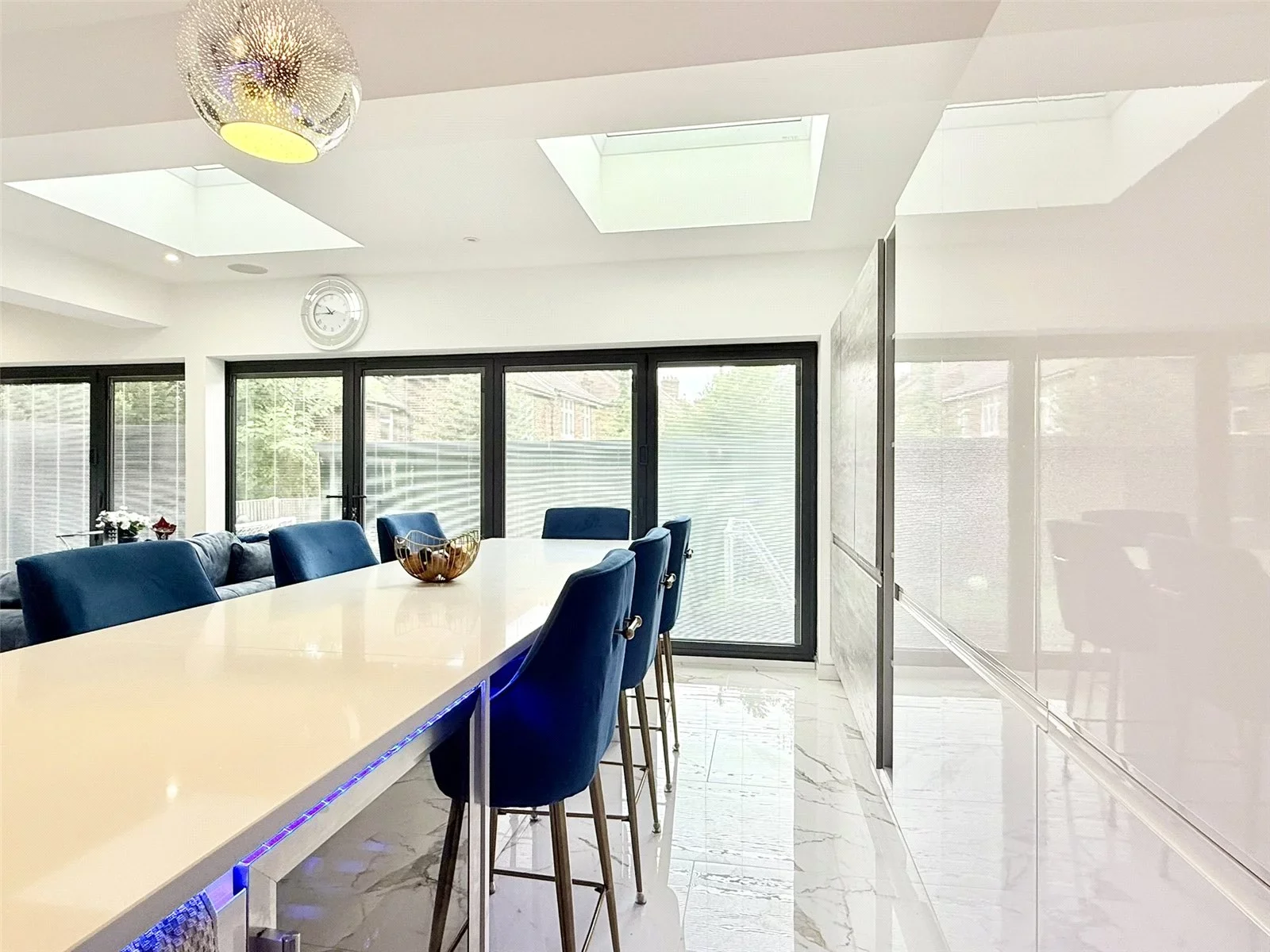House Belmont Avenue in Greater London
