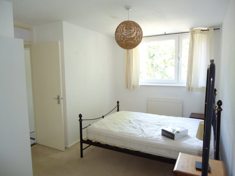 Room Westbridge Road in Greater London