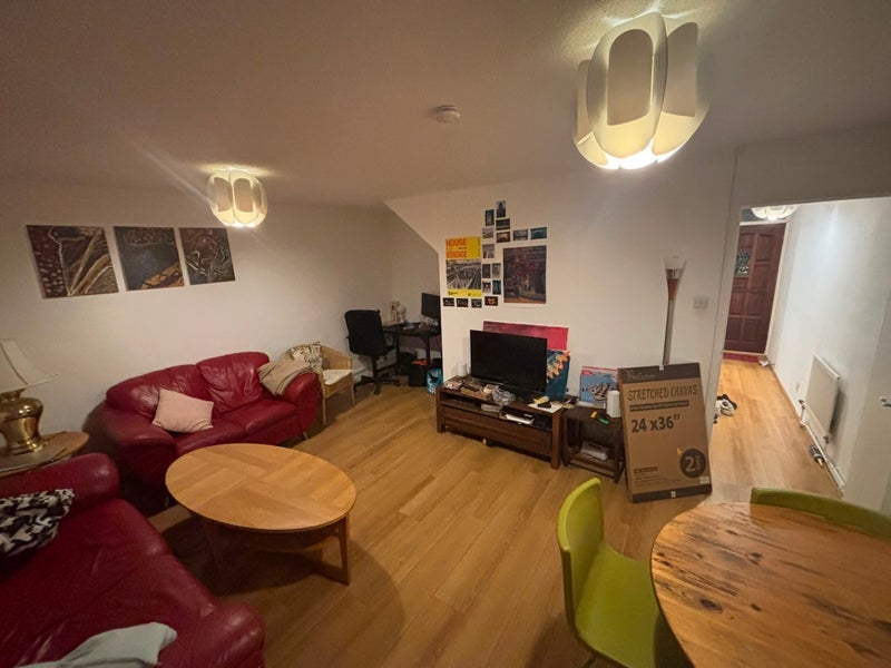 Room Westbridge Road in Greater London