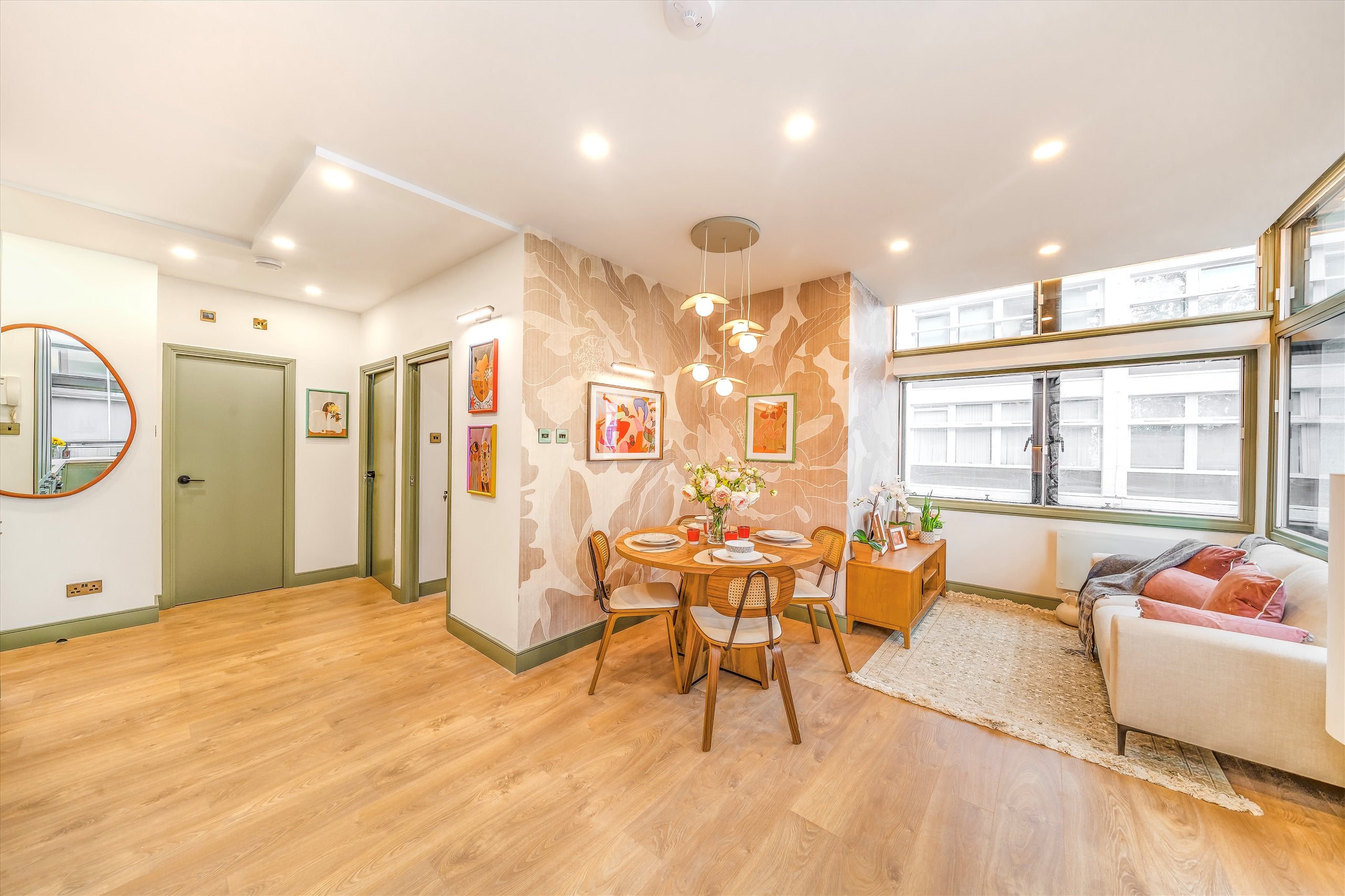 Flat Newington Causeway in Greater London