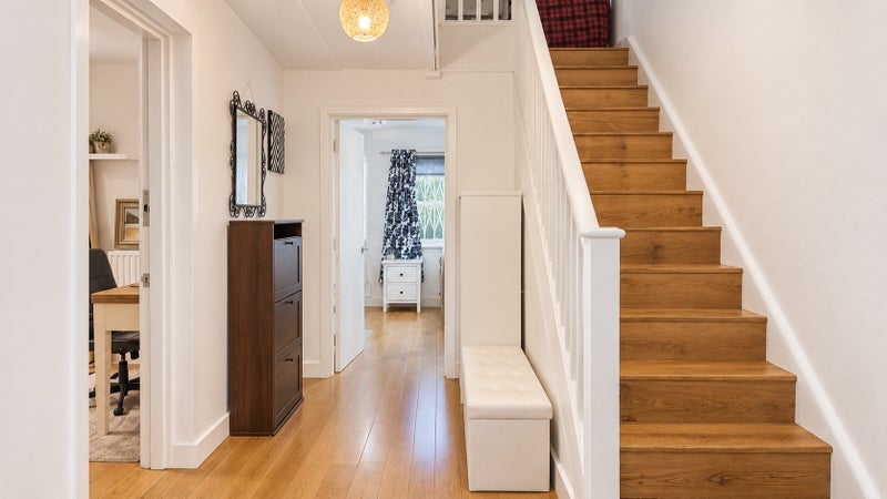 Room Penywern Road in Greater London