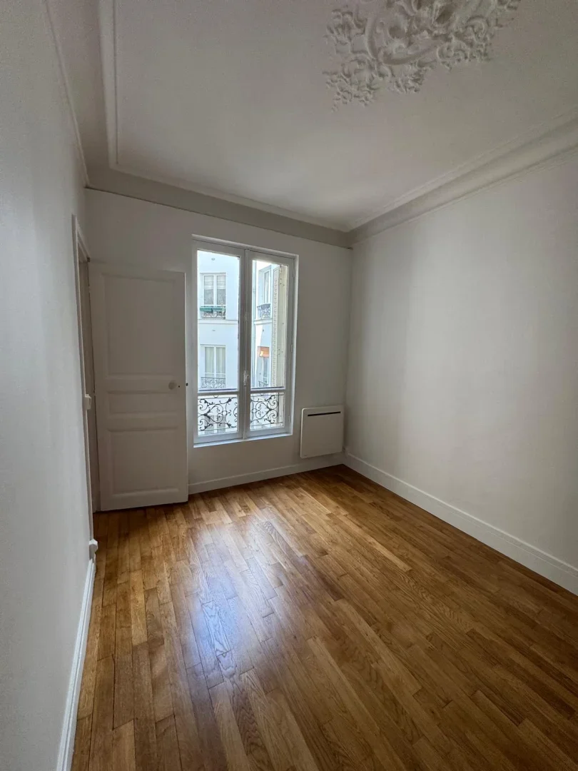 Flat Rue du Débarcadère in Paris