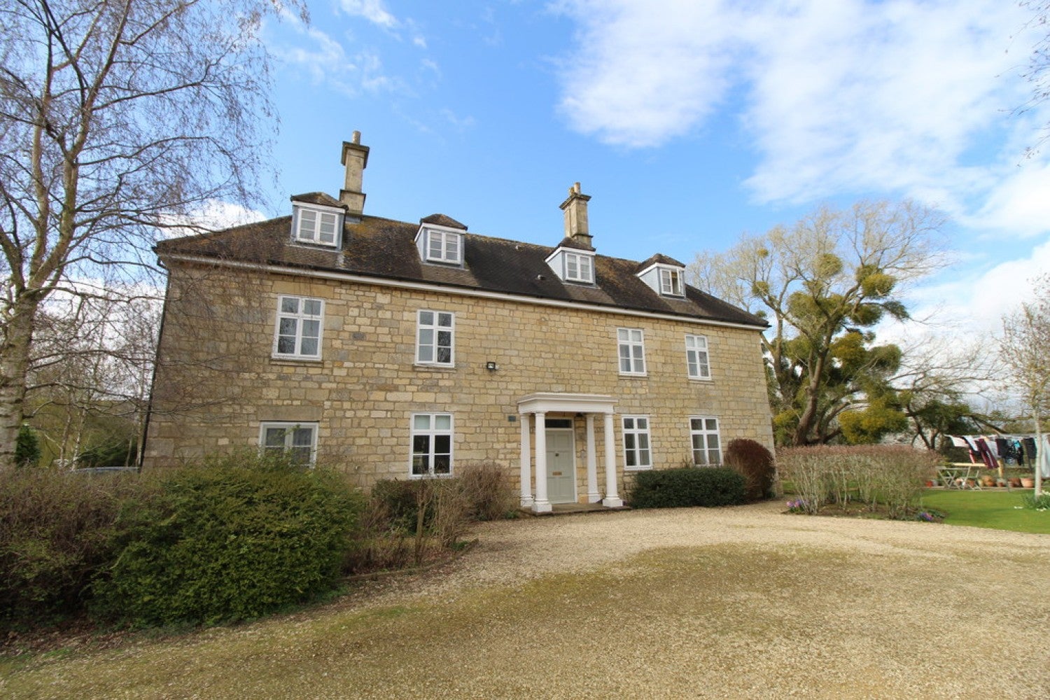 Flat Leckhampton Farm Court in Cheltenham
