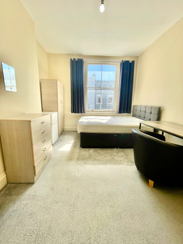 Room Earl's Court Gardens in Greater London