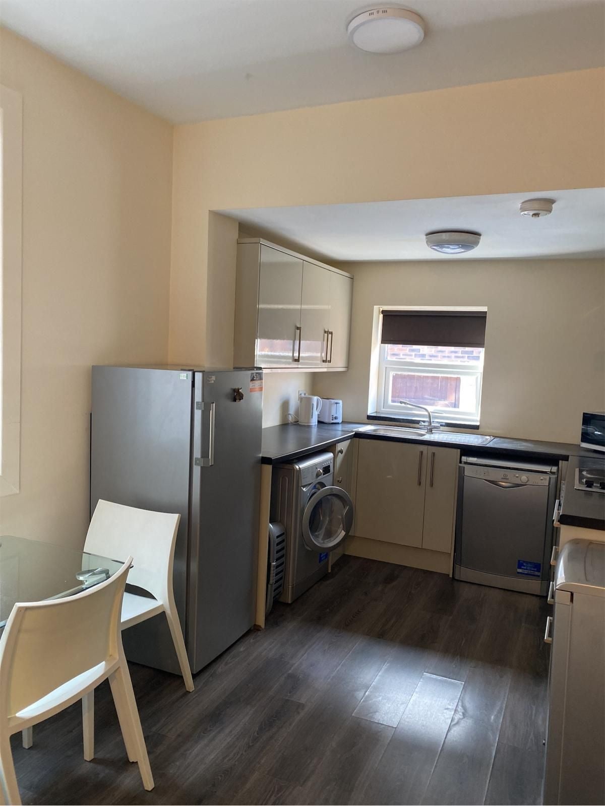 Room Cawdor Road in Manchester