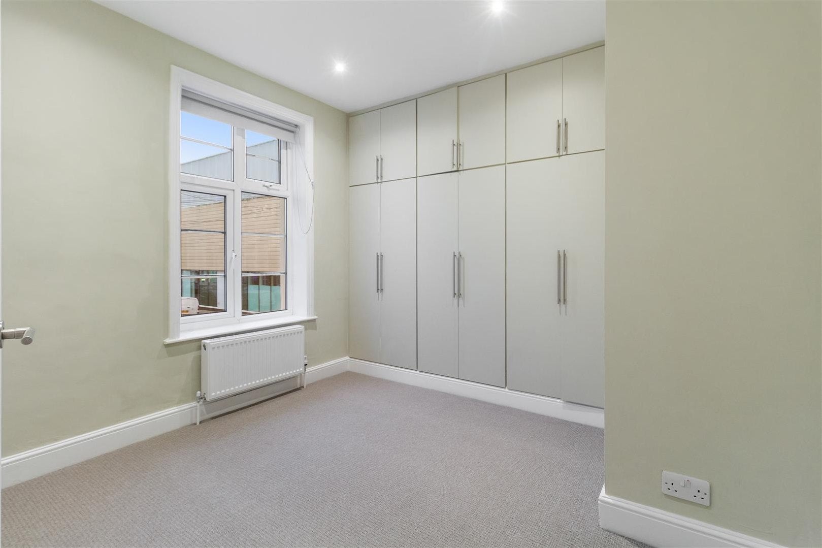 Flat Cresset Street in Greater London