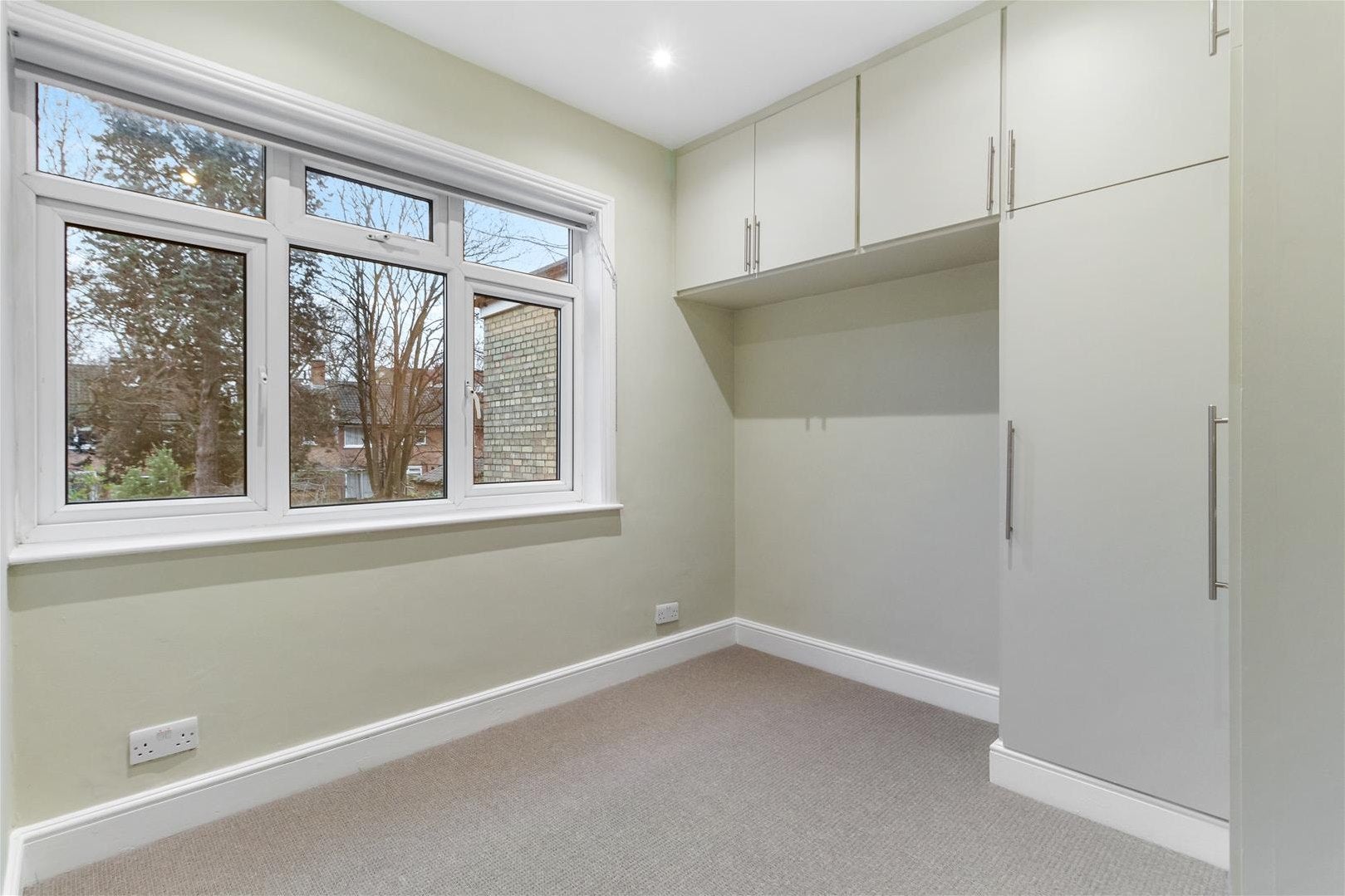 Flat Cresset Street in Greater London