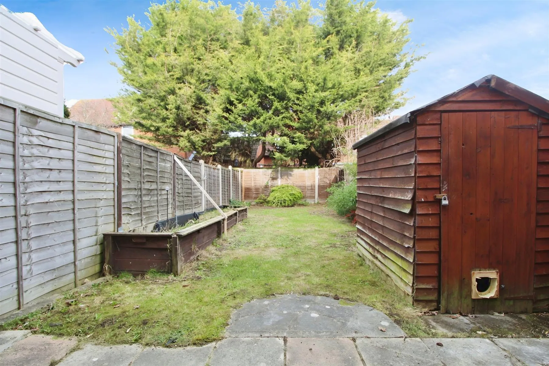 House Hardy Close in Slough