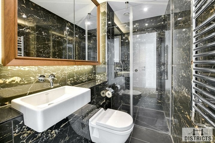 Flat Wyvil Road in Greater London