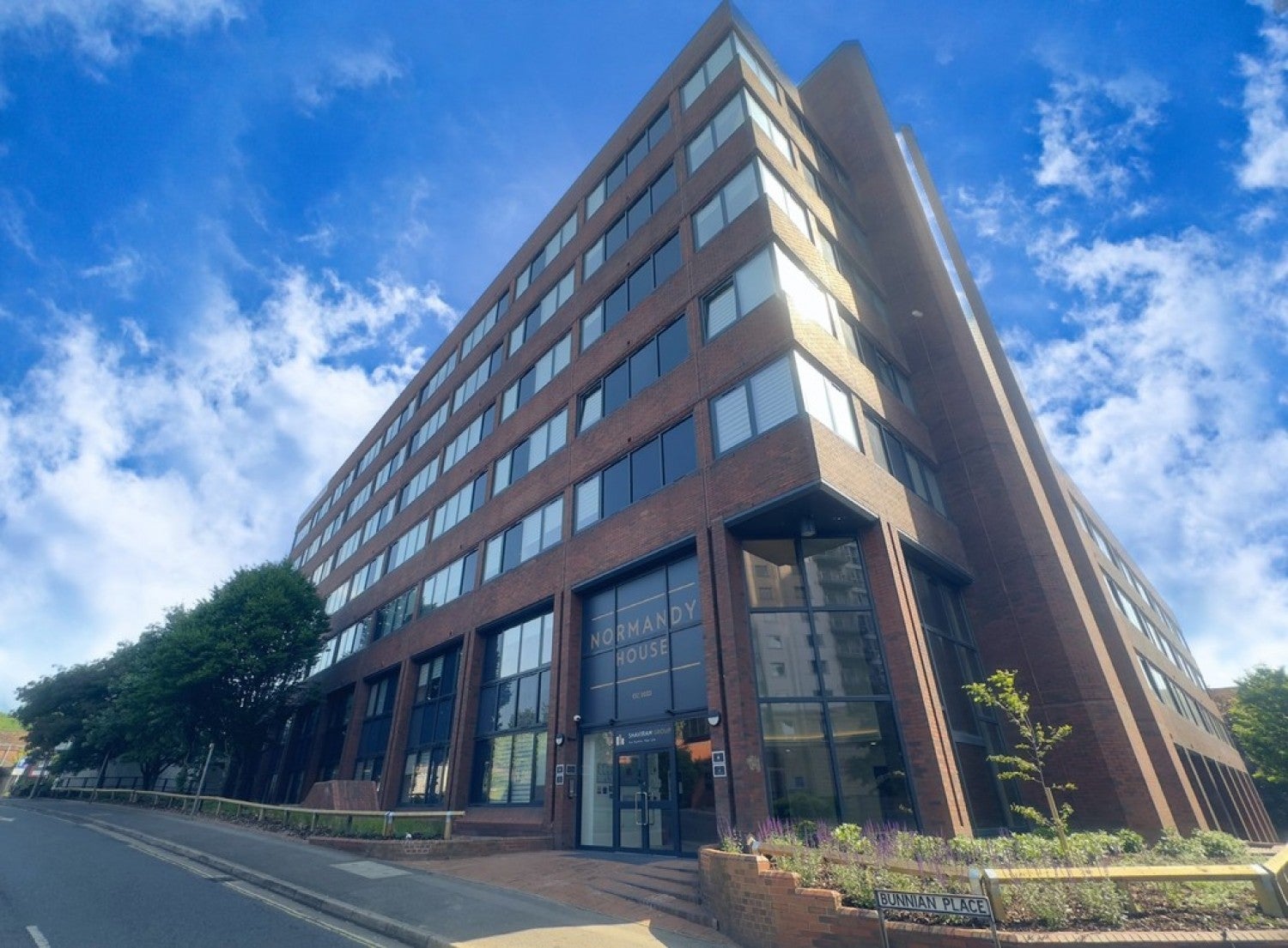 Flat Alençon Link in Basingstoke and Deane