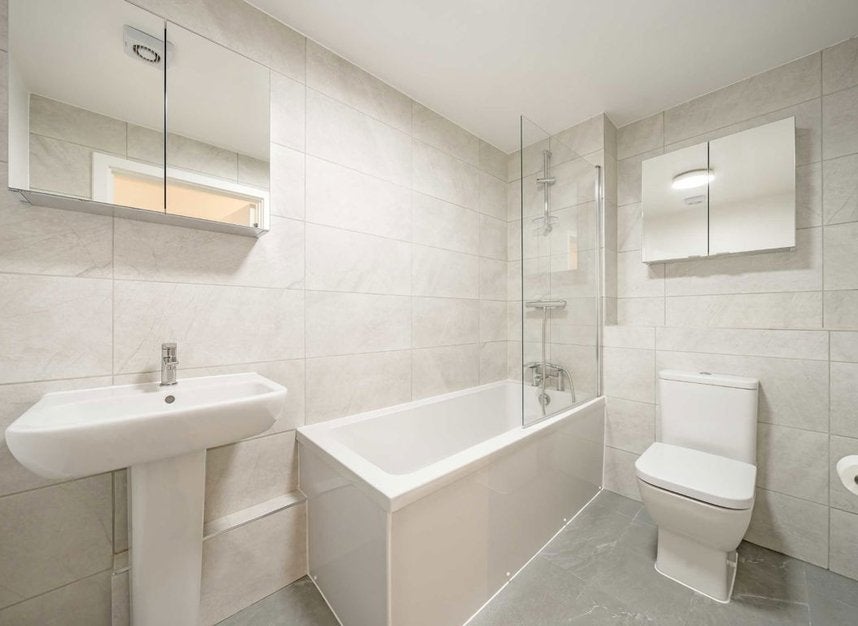 Flat Northdown Street in Greater London