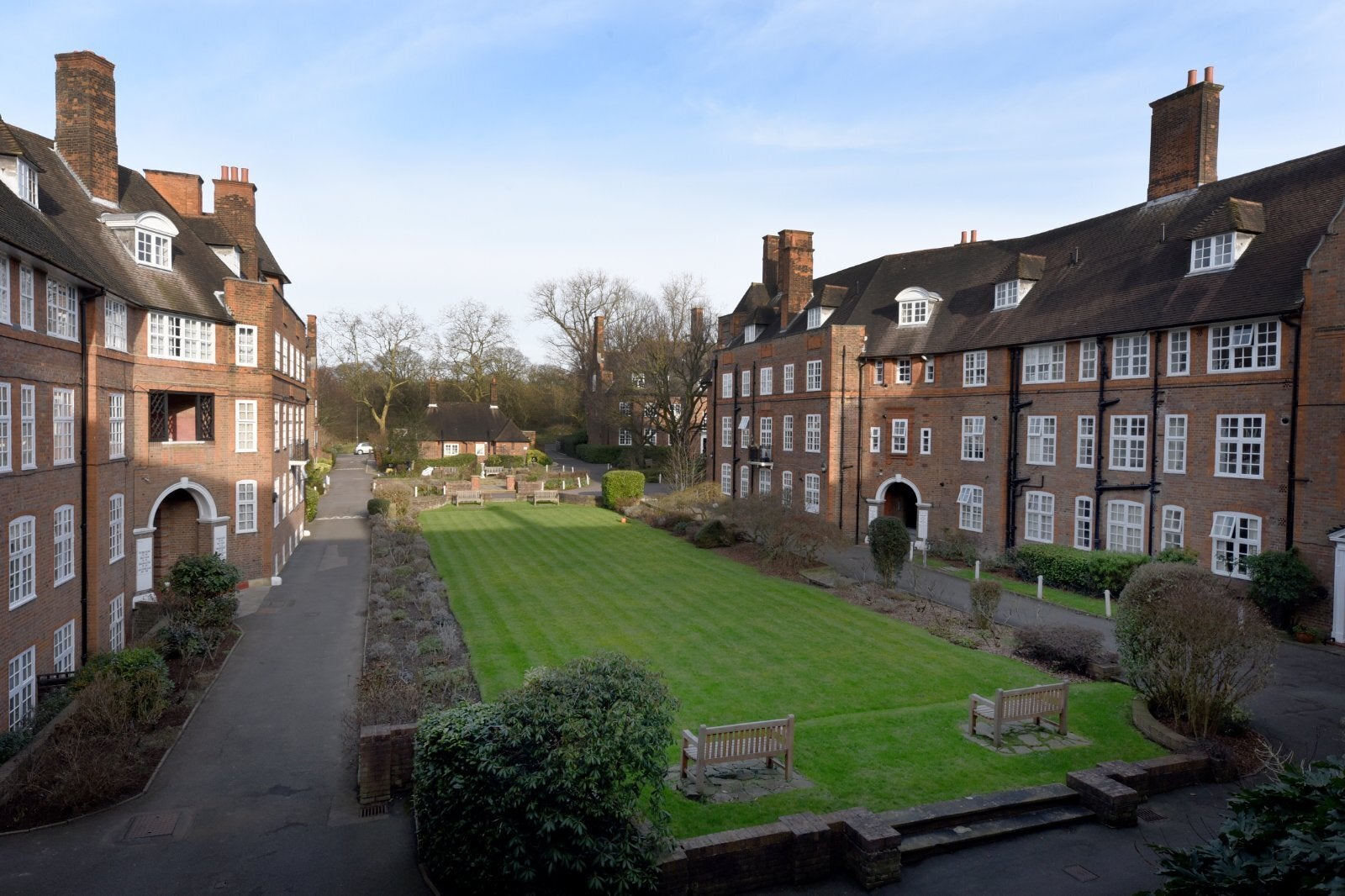 Flat Chandos Way in Greater London