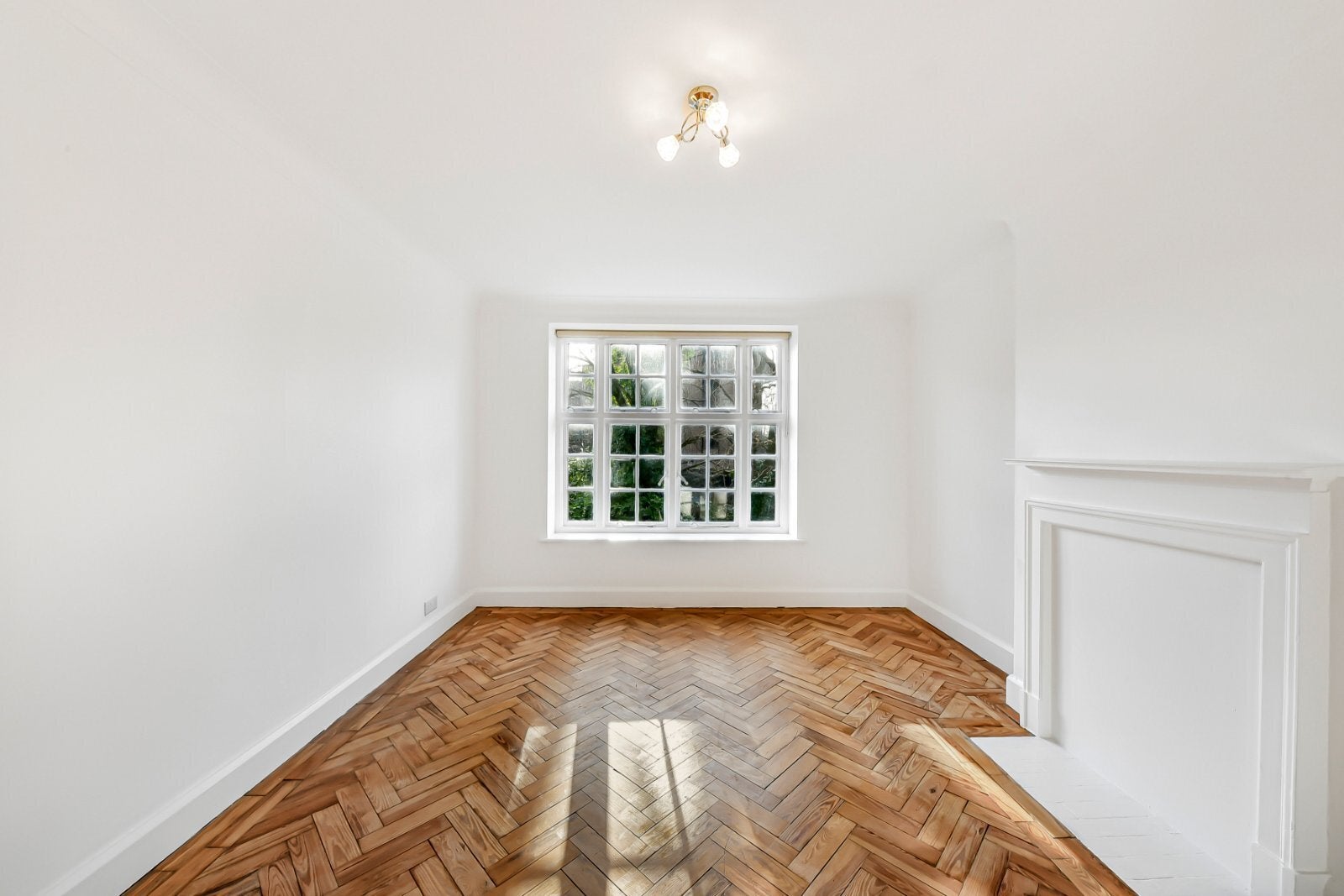 Flat Chandos Way in Greater London