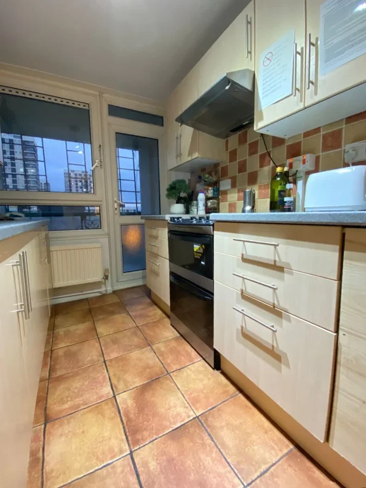 Room Balmes Road in Greater London