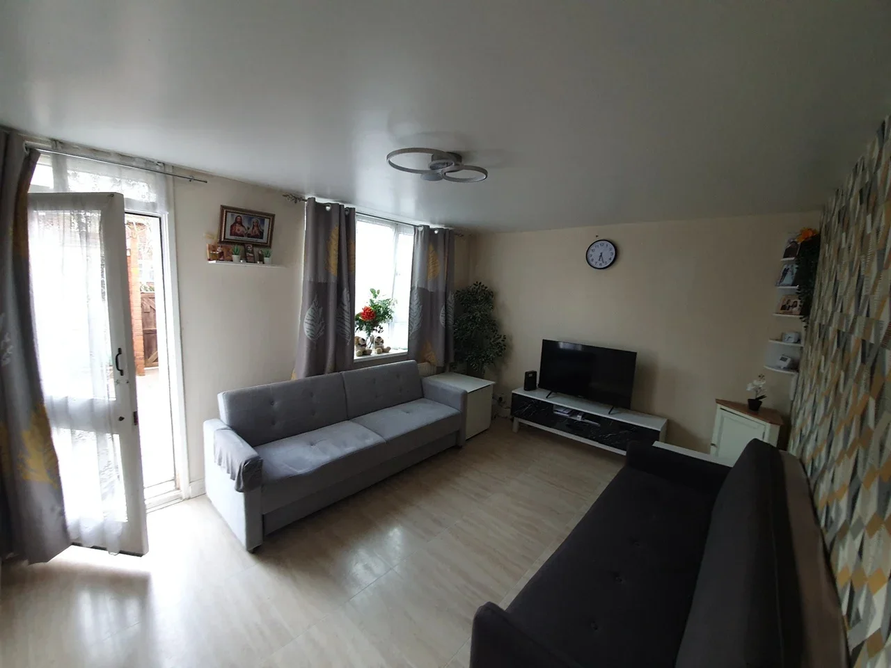 House Benson Close in Greater London