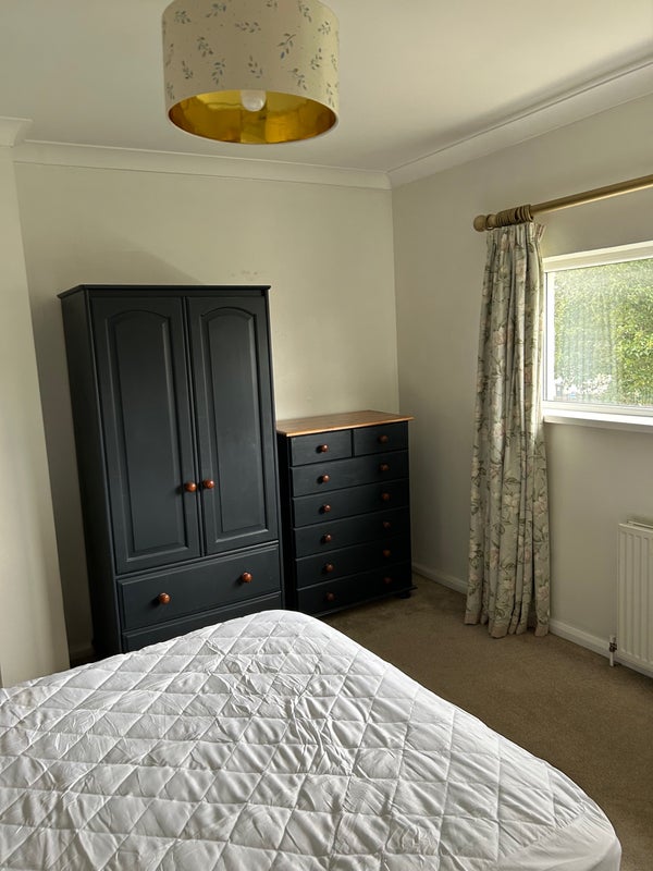 Room Heol Penlan in Cardiff