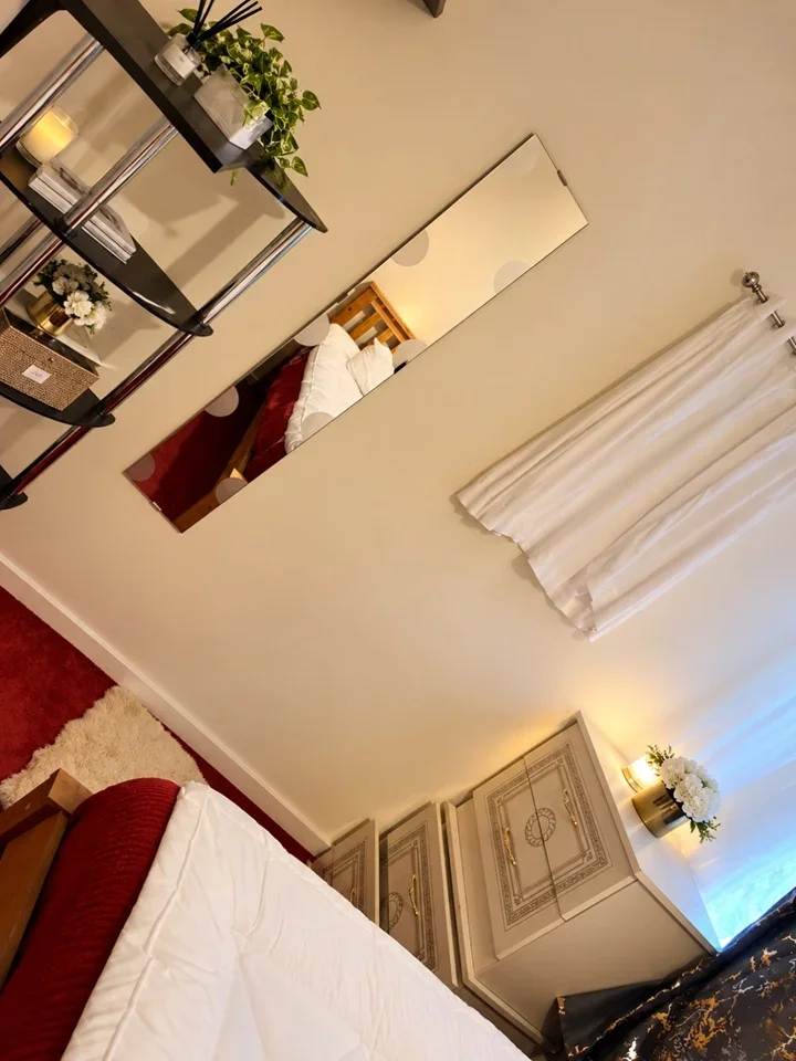 Room St James's Road in Greater London