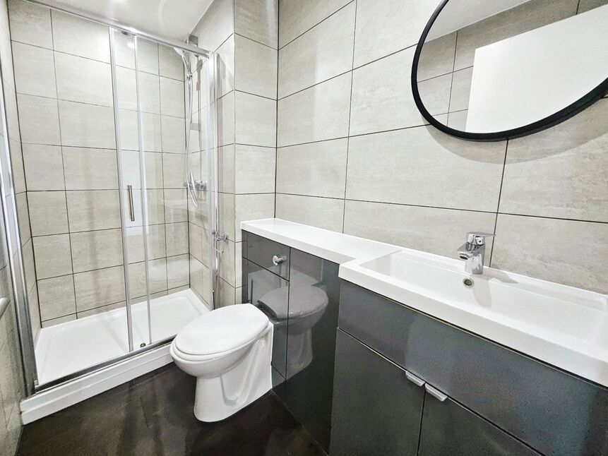 Flat Chester Road in Manchester