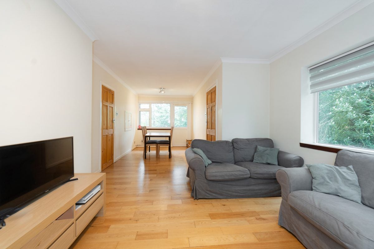 Flat Claire Court in Greater London
