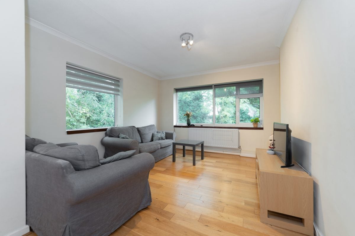 Flat Claire Court in Greater London