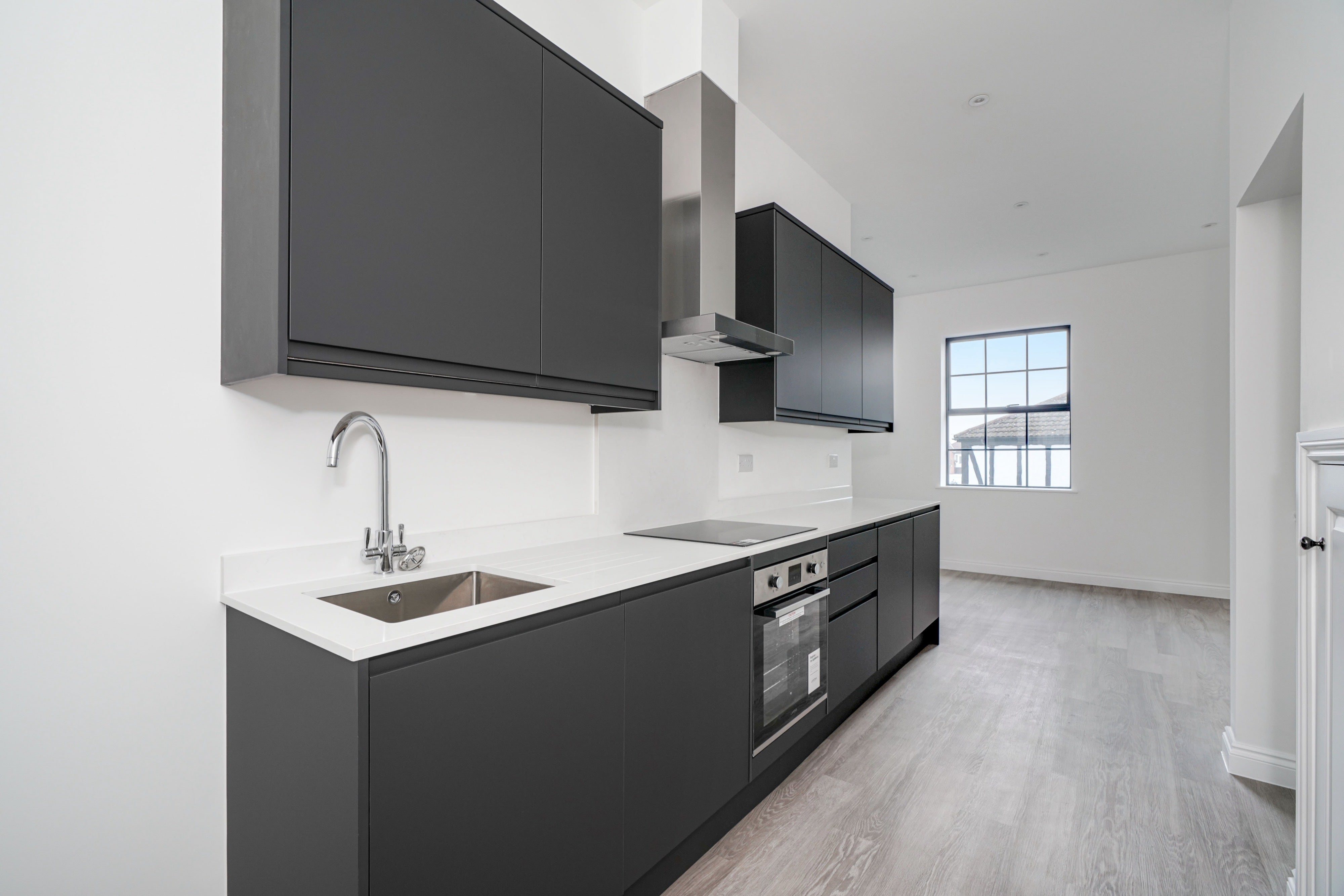 Flat Walton Road in Elmbridge