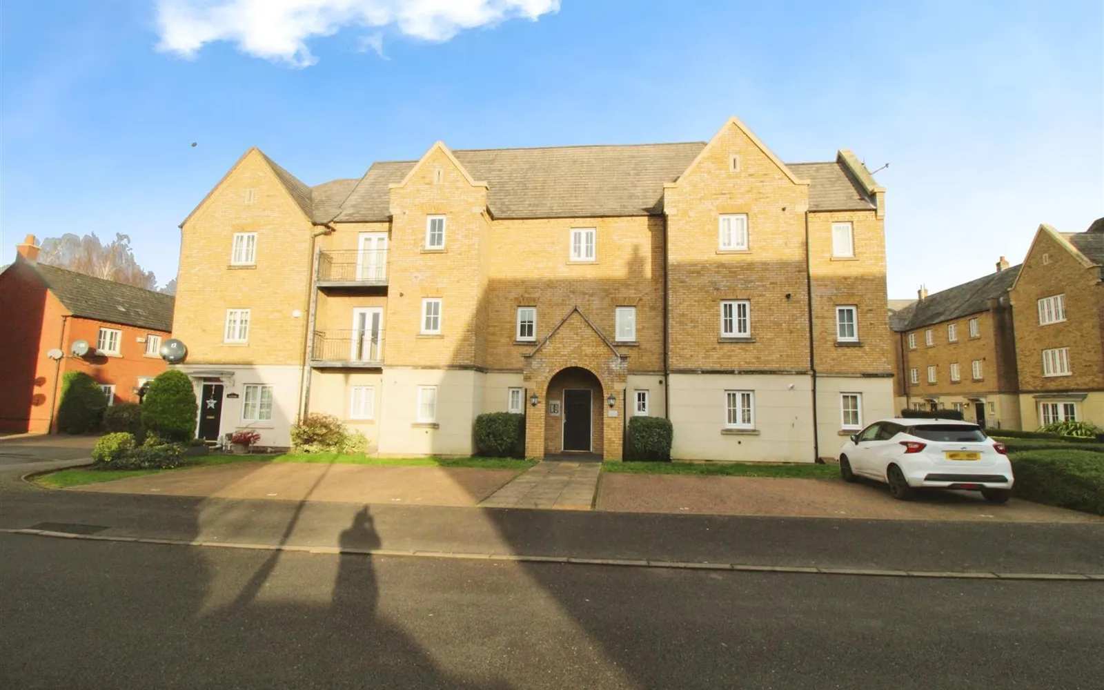 Flat Nightingale Gardens in Rugby