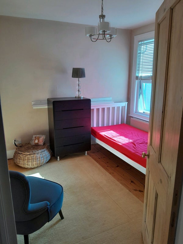 Room Pinkneys Road in Maidenhead
