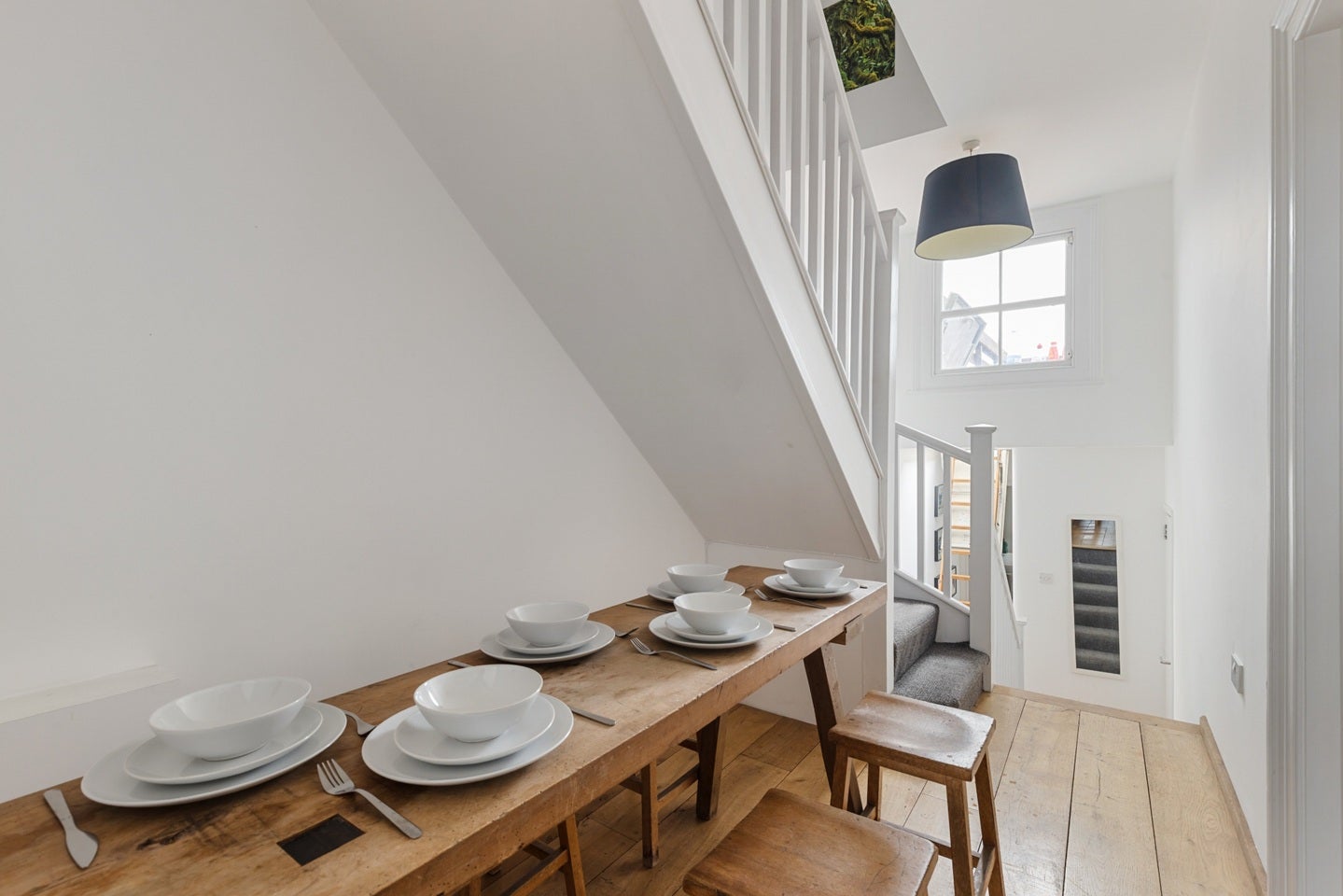 Flat Harvist Road in Greater London