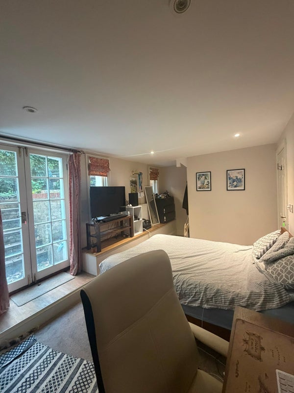 Room Digby Crescent in Greater London