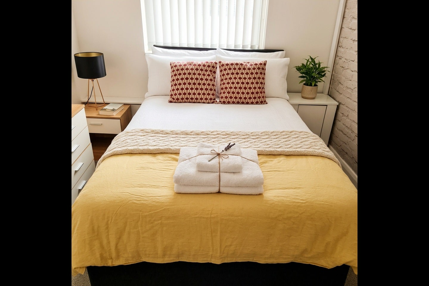 Room West Street in Crewe