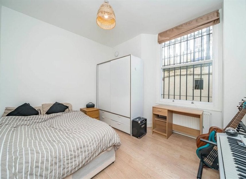 House Cornwall Gardens in Greater London