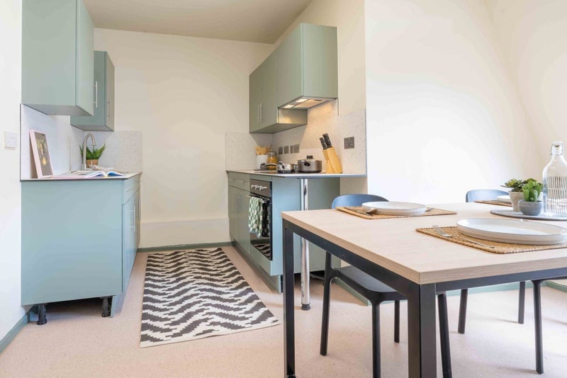 Room Holloway Road in Greater London