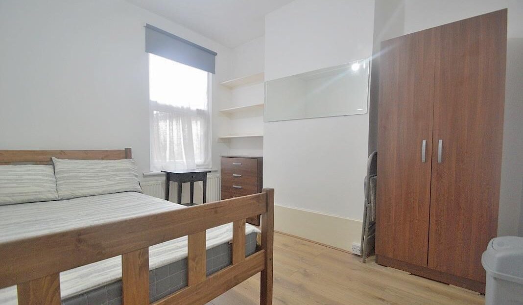 House Squires Lane in Greater London