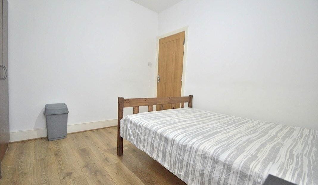 House Squires Lane in Greater London