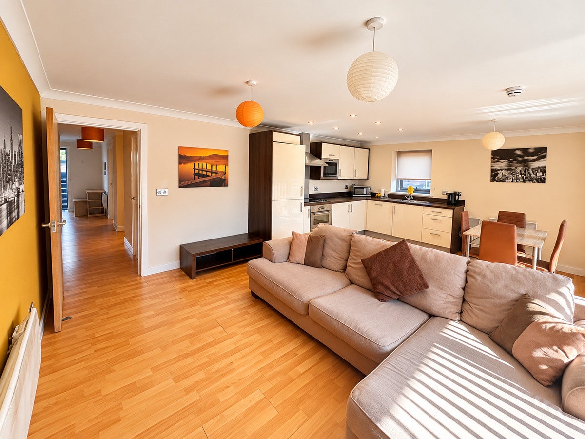Flat Quayside Drive in Colchester