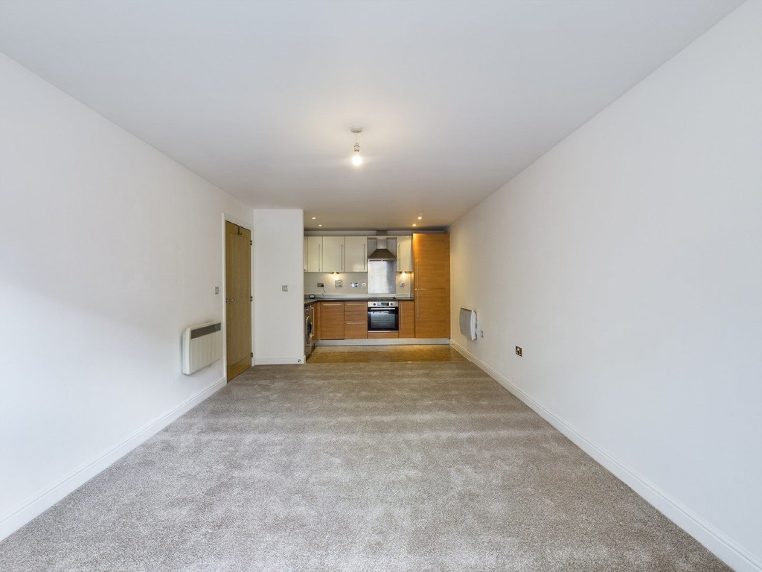 Flat Trafalgar Gardens in Crawley